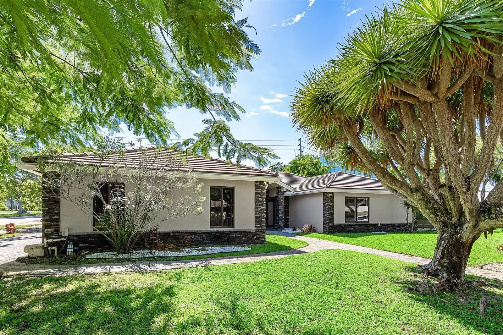 4 bedroom 3 bath Residential for sale at 701 Buoy Road, North Palm Beach FL 33408