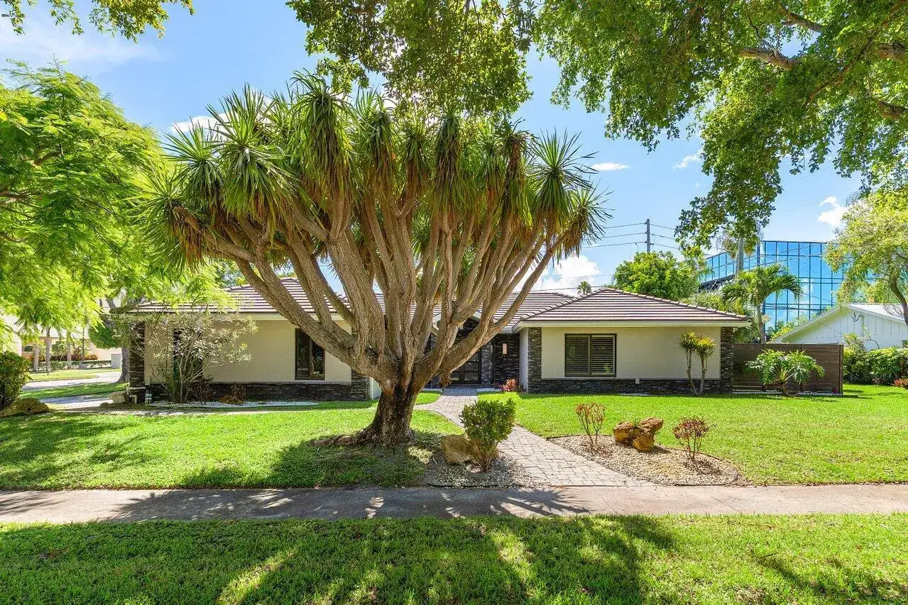 4 bedroom 3 bath Residential Lease for rent at 701 Buoy Road, North Palm Beach FL 33408