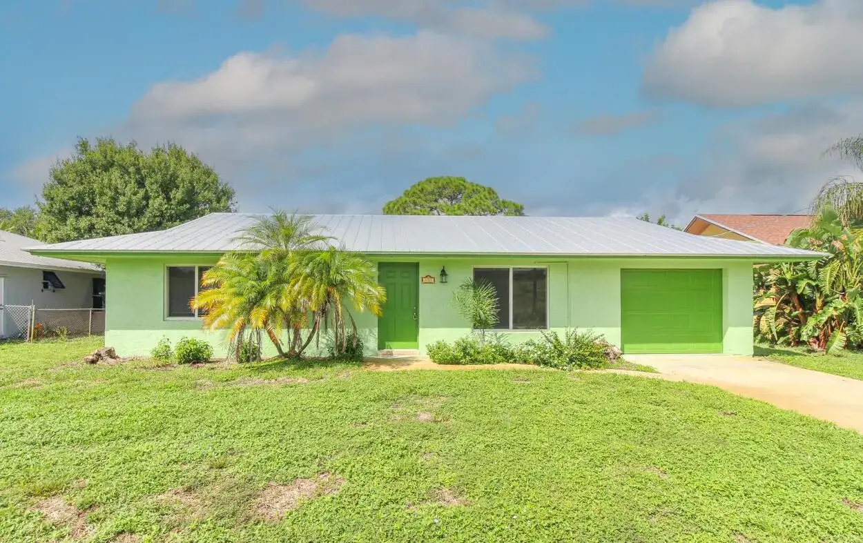 2 bedroom 2 bath Residential for sale at 431 NE Julia Court, Jensen Beach FL 34957