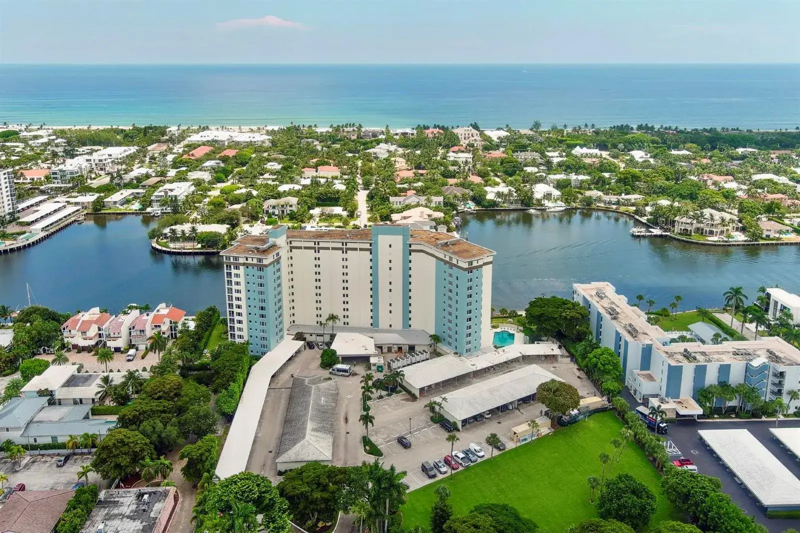 3 bedroom 2 bath Residential for sale at 555 SE 6th Avenue # 11d, Delray Beach FL 33483