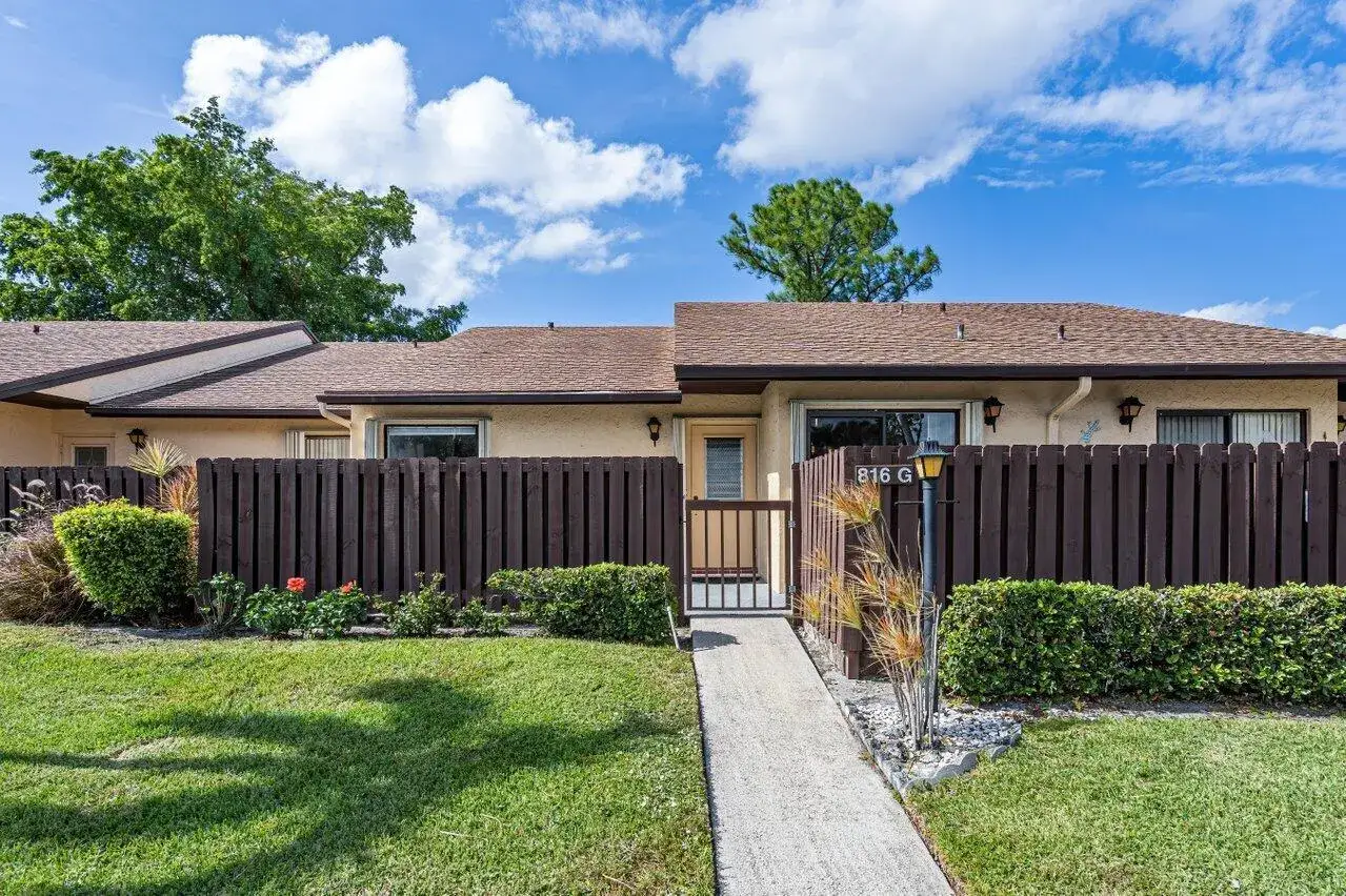 2 bedroom 2 bath Residential for sale at 816 Sky Pine Way # G, FL 33415