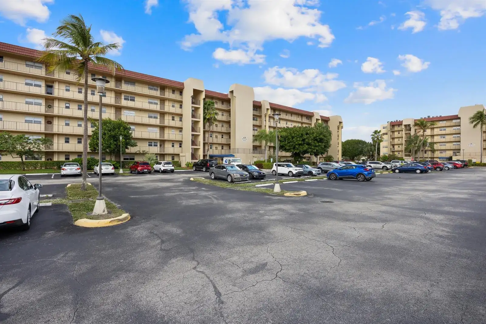 1 bedroom 1 bath Residential Lease for rent at 3590 Via Poinciana # 510, Lake Worth FL 33467