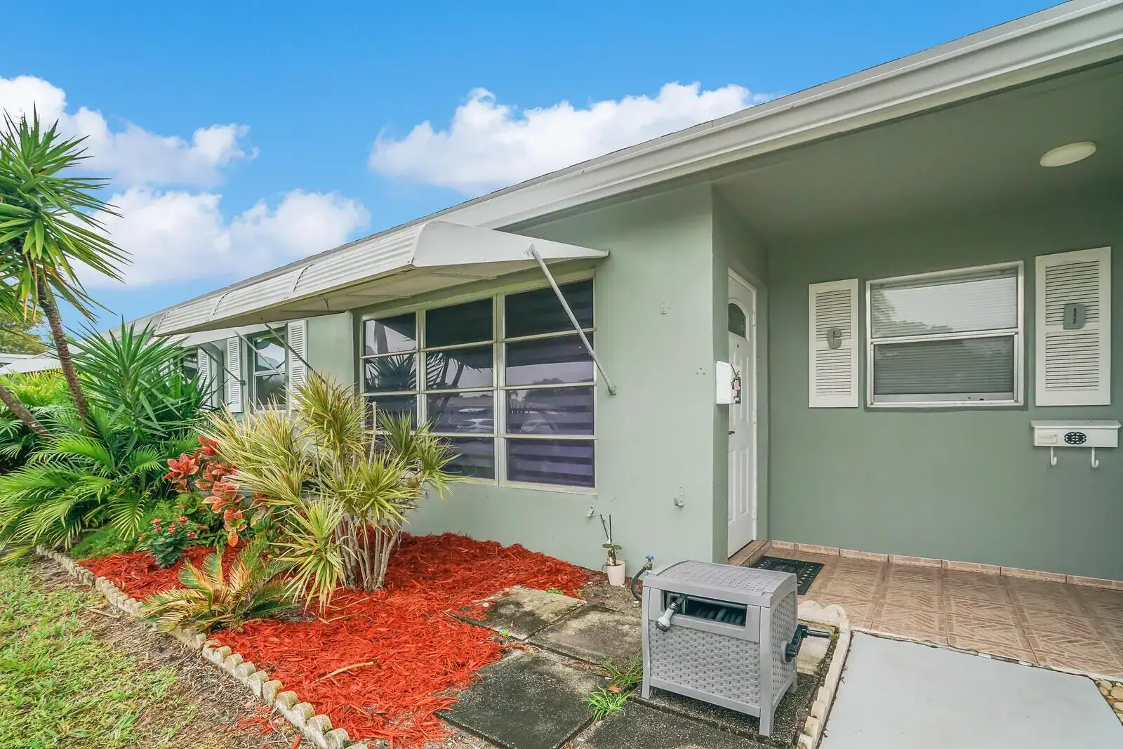 1 bedroom 2 bath Residential for sale at 902 South Drive # C, Delray Beach FL 33445