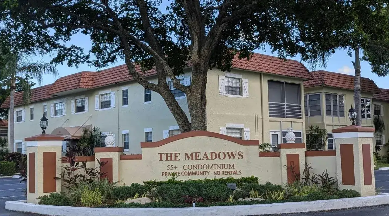 1 bedroom 1 bath Residential for sale at 5681 SW 2nd Court # 204, Margate FL 33068