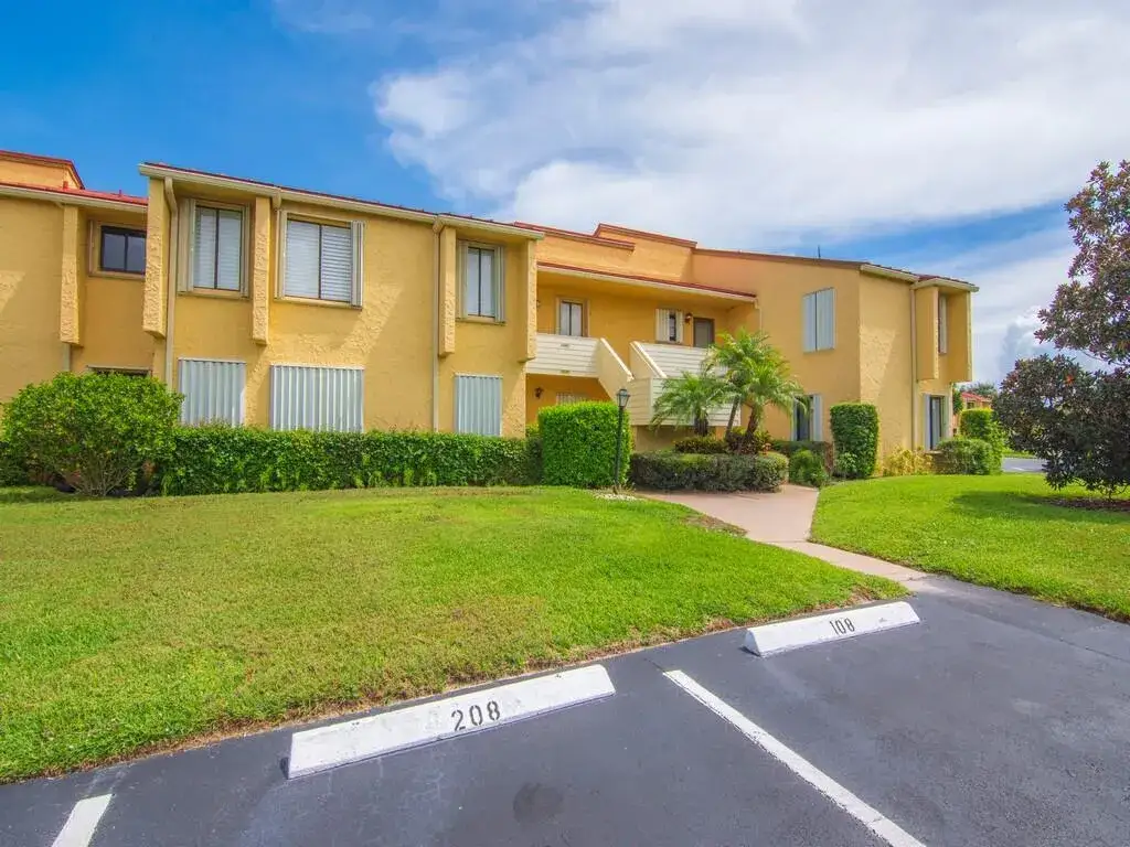 2 bedroom 2 bath Residential for sale at 5373 SE Miles Grant Road # 208, Stuart FL 34997