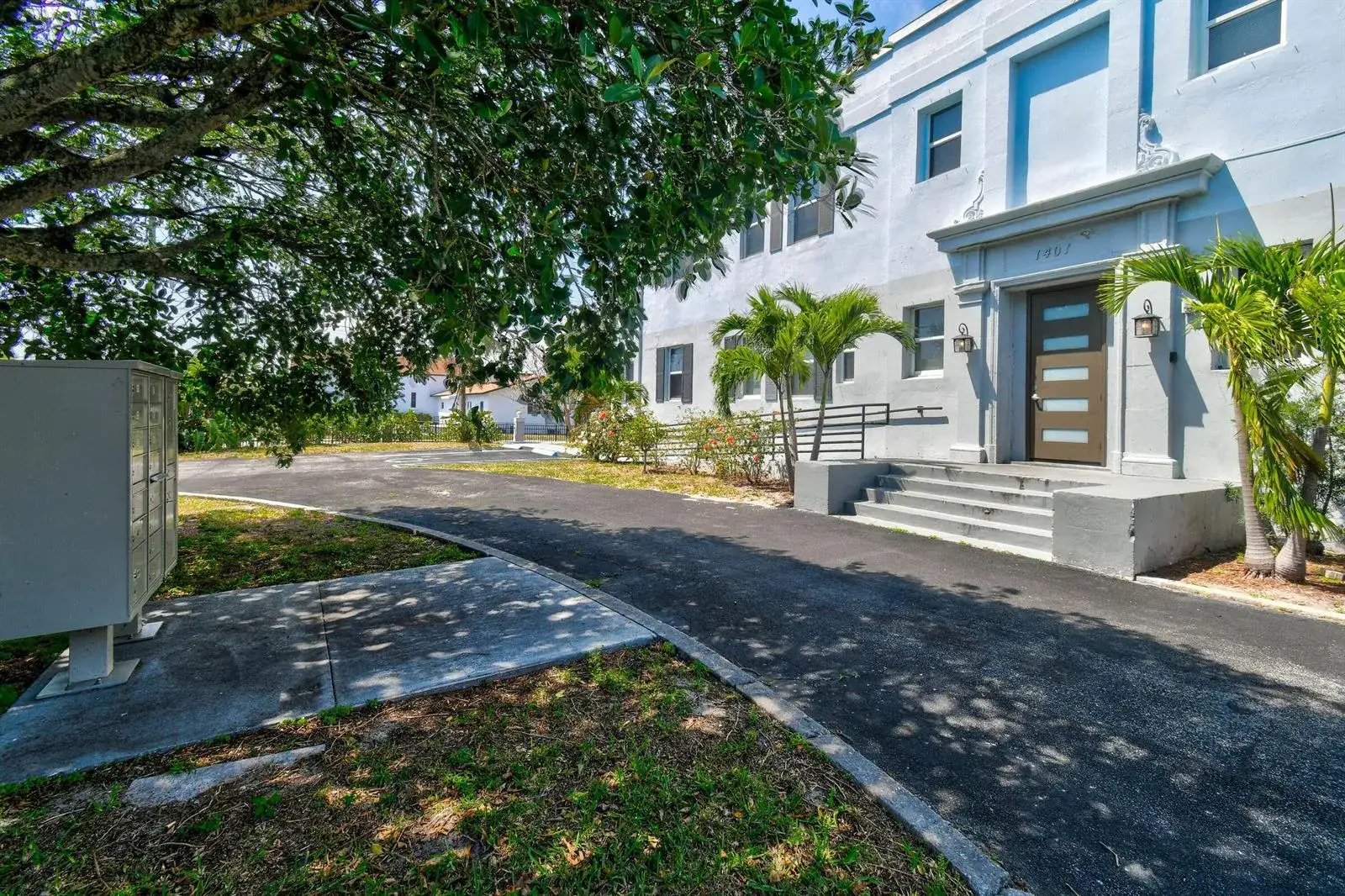 Commercial Sale for sale at 1401 Division Avenue, West Palm Beach FL 33401