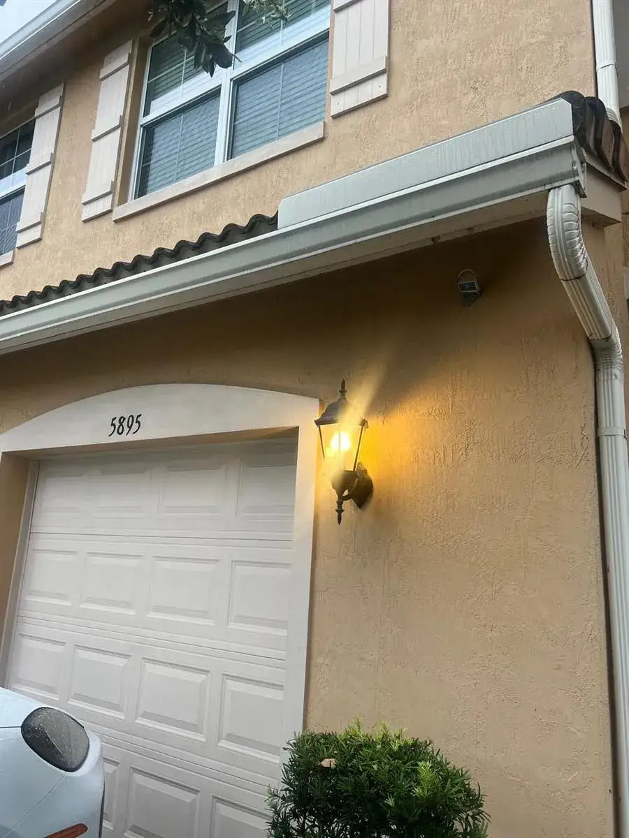 3 bedroom 2 bath Residential for sale at 5895 Monterra Club Drive, Lake Worth FL 33463