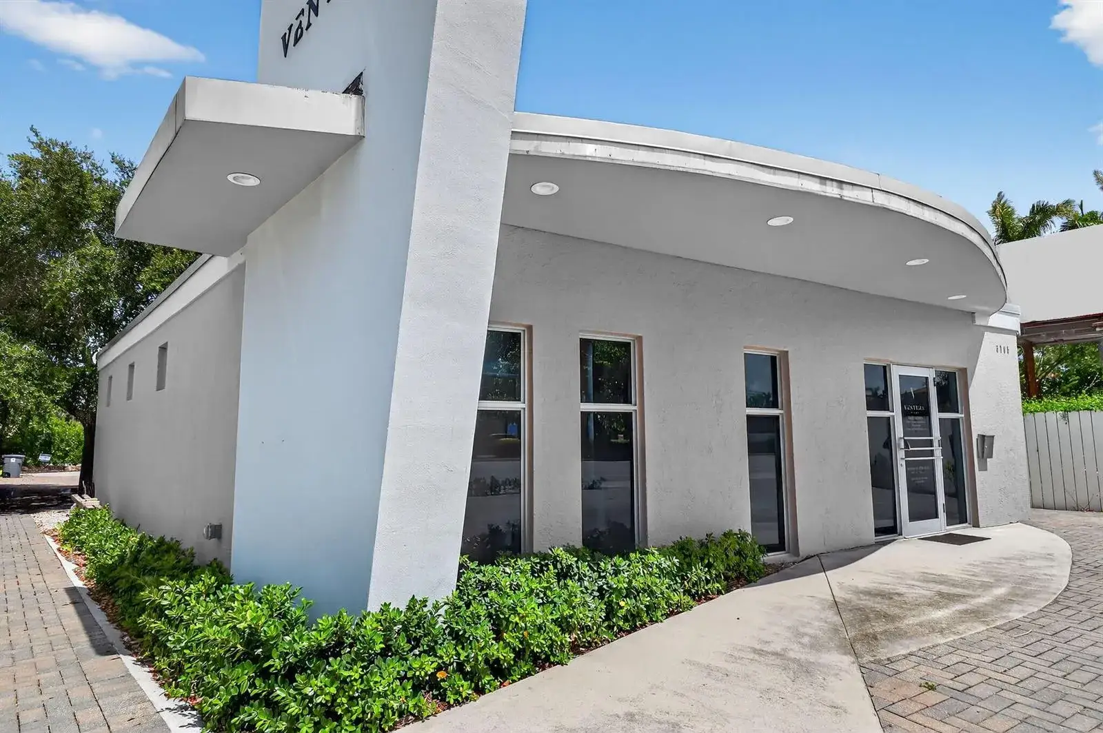 Commercial Sale for sale at 3705 N Federal Highway, Delray Beach FL 33483