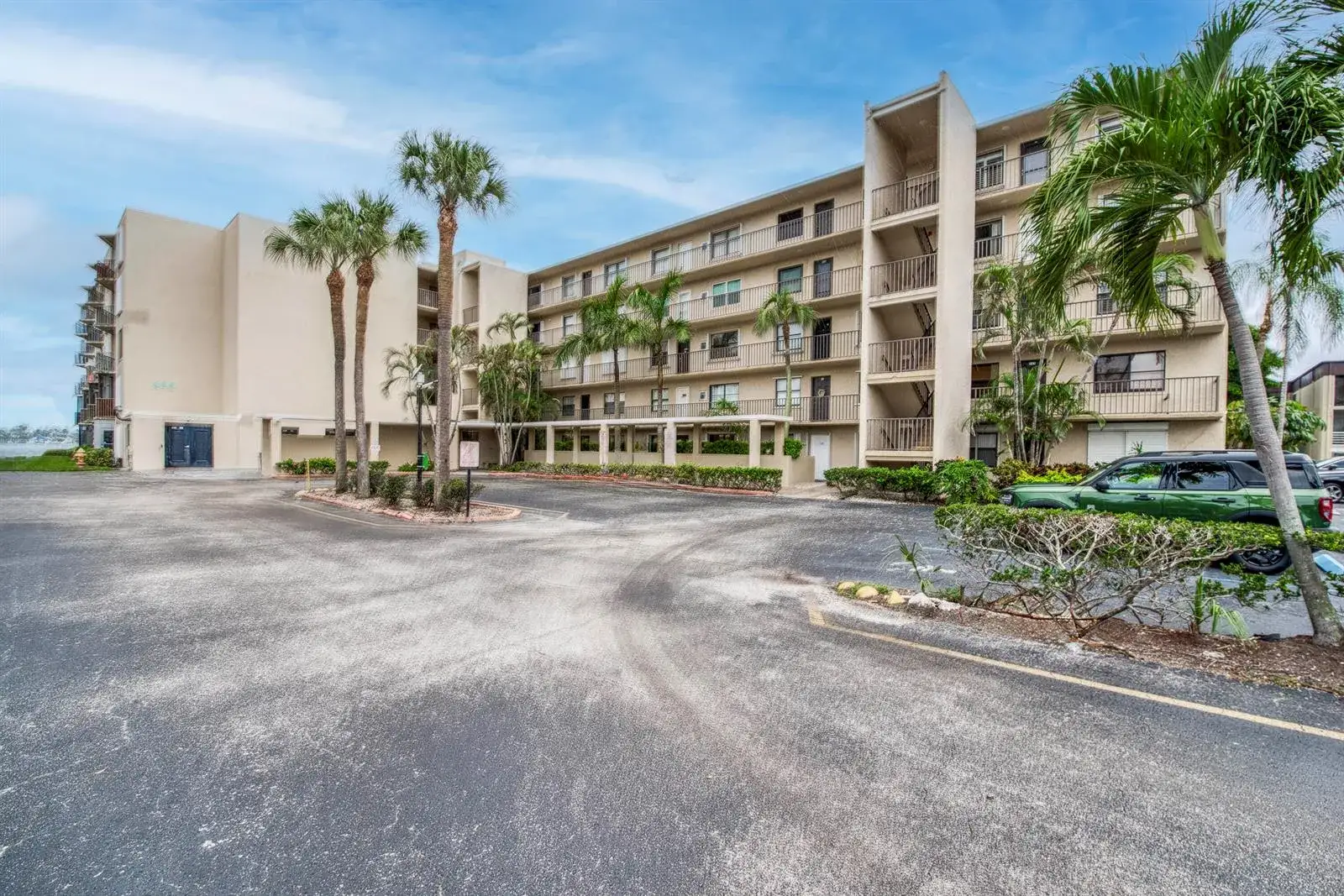 2 bedroom 2 bath Residential Lease for rent at 896 N Federal Highway # 128, Lantana FL 33462