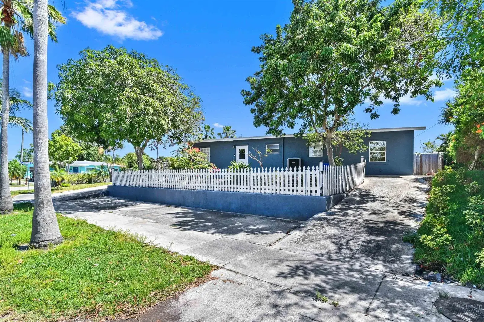 3 bedroom 2 bath Residential Lease for rent at 1032 W Jennings Street, Lantana FL 33462