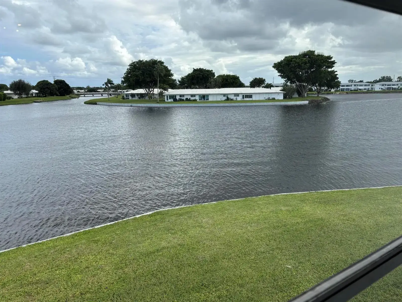 1 bedroom 1 bath Residential for sale at 1112 Lake Terrace # 207, Boynton Beach FL 33426
