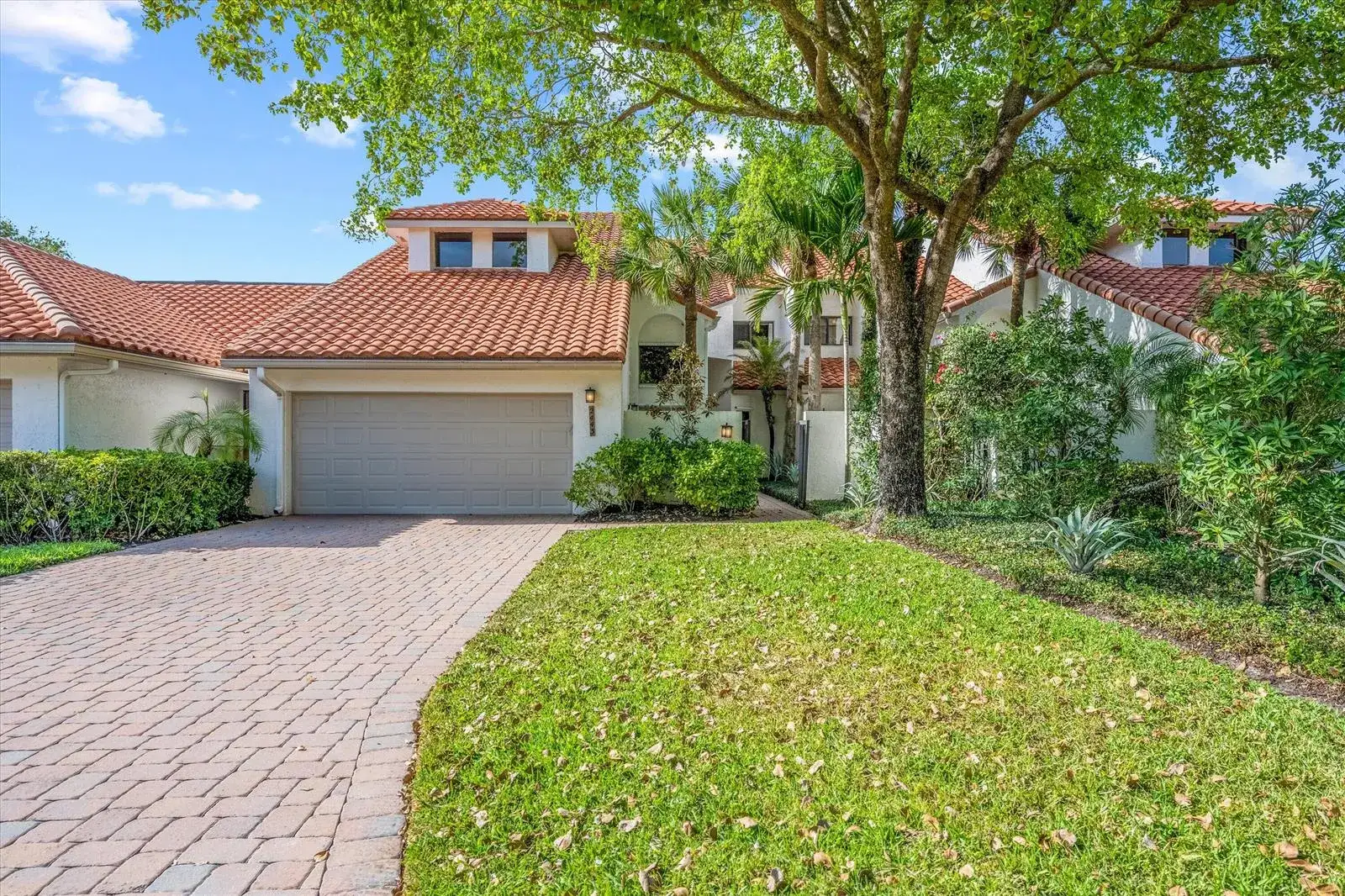 3 bedroom 4 bath Residential for sale at 2443 Windsor Way Court, Wellington FL 33414