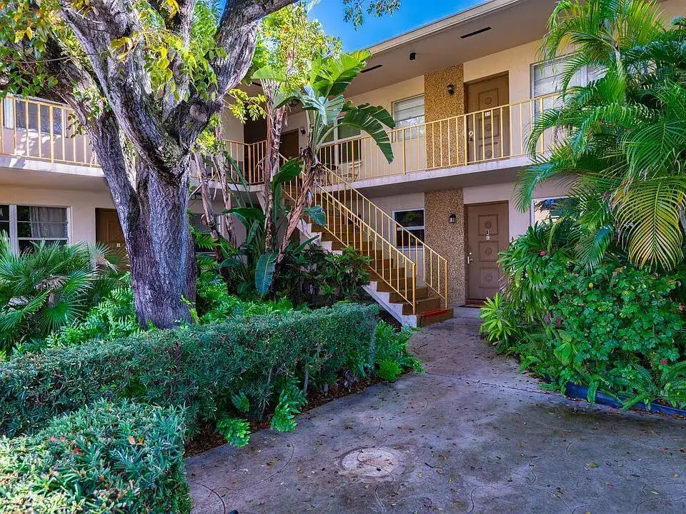 1 bedroom 1 bath Residential Lease for rent at 30 S J Street # 14, FL 33460