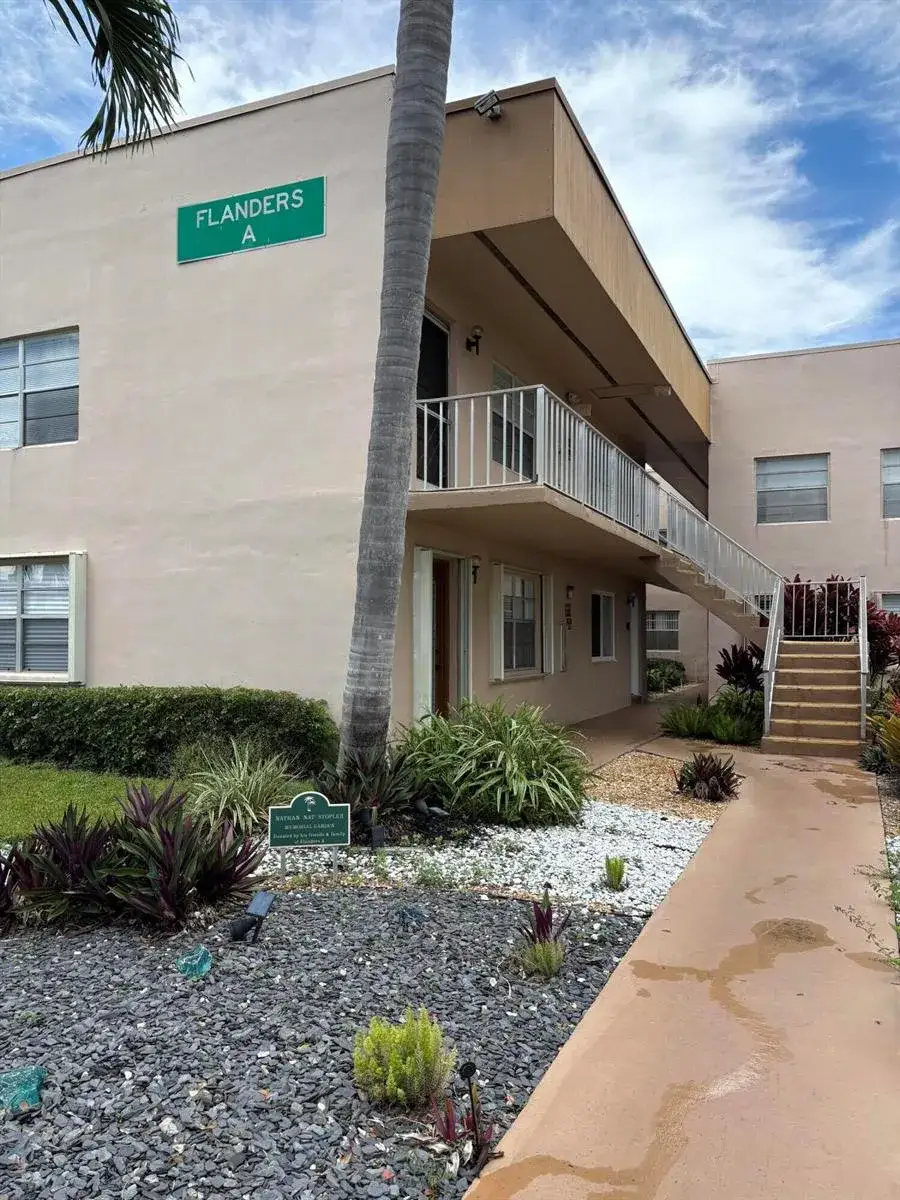 1 bedroom 1 bath Residential Lease for rent at 23 Flanders A, Delray Beach FL 33484
