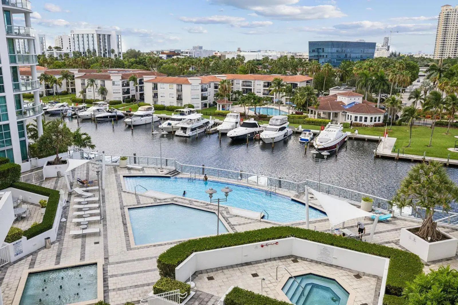 2 bedroom 2 bath Residential for sale at 3131 NE 188th Street # 705, Aventura FL 33180