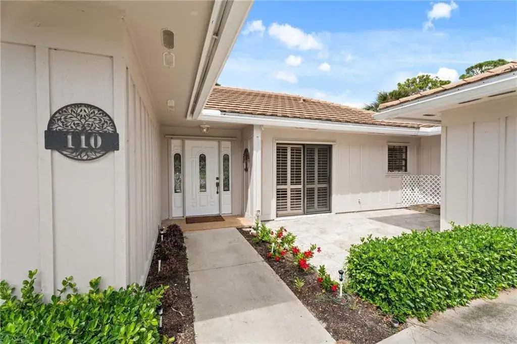 110 Prestwick Circle, Vero Beach FL 32967