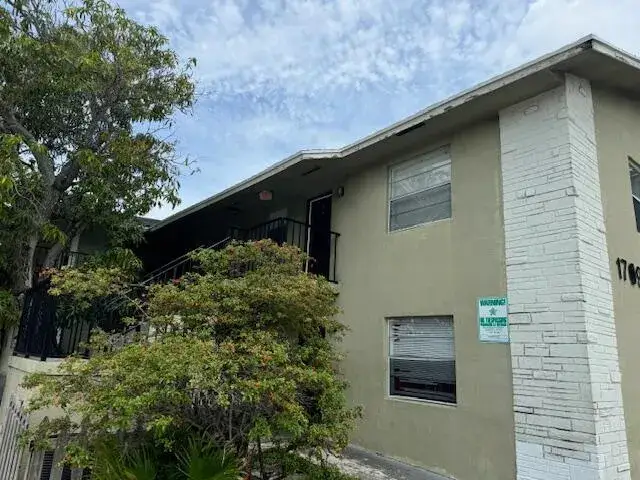 2 bedroom 2 bath Residential for sale at 1709 S Federal Highway # 6, FL 33460