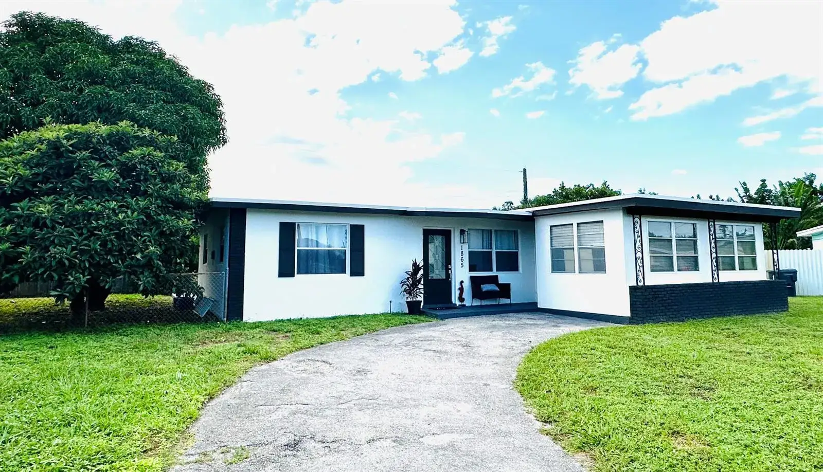 3 bedroom 2 bath Residential for sale at 1865 W Chatham Road, West Palm Beach FL 33415