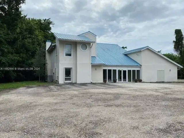 4 bedroom 3 bath Residential Lease for rent at 4450 S Jog Road, FL 33467