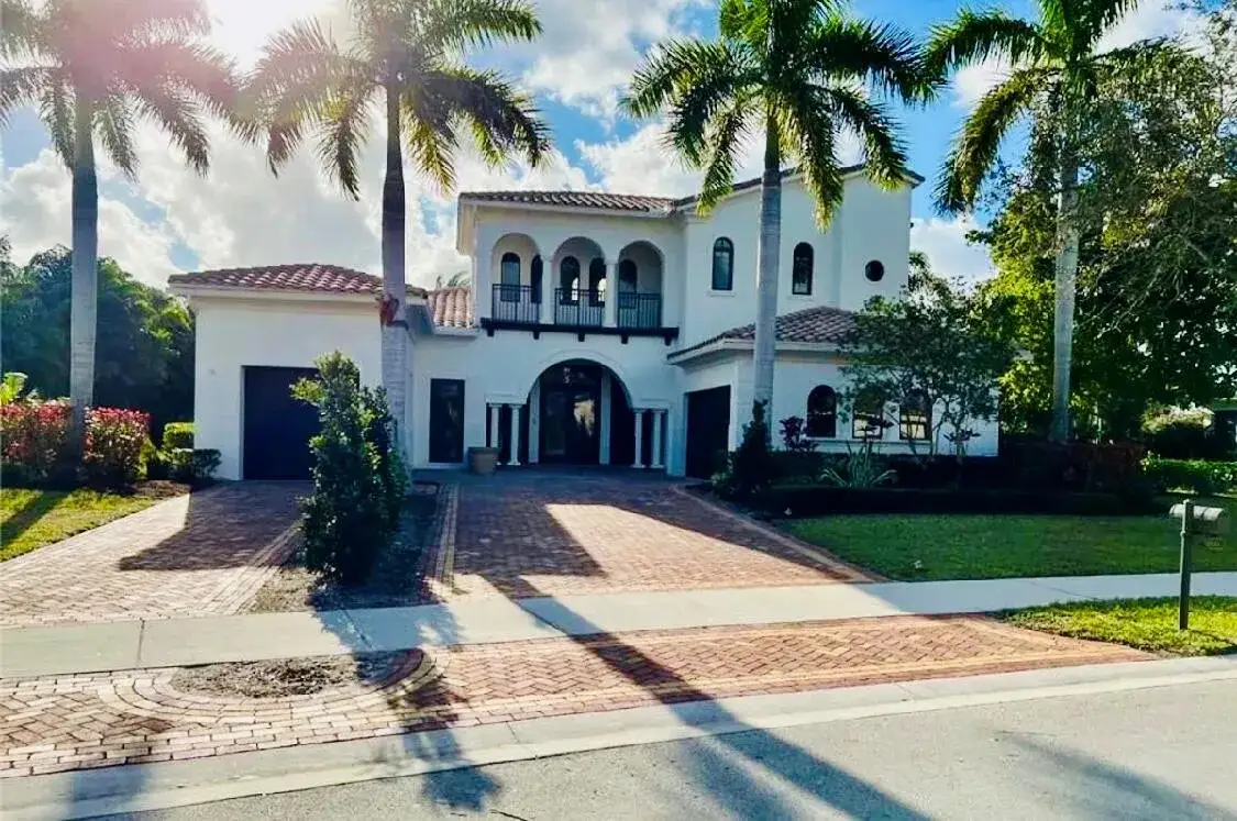 4 bedroom 4 bath Residential for sale at 6935 Long Leaf Drive, Parkland FL 33076