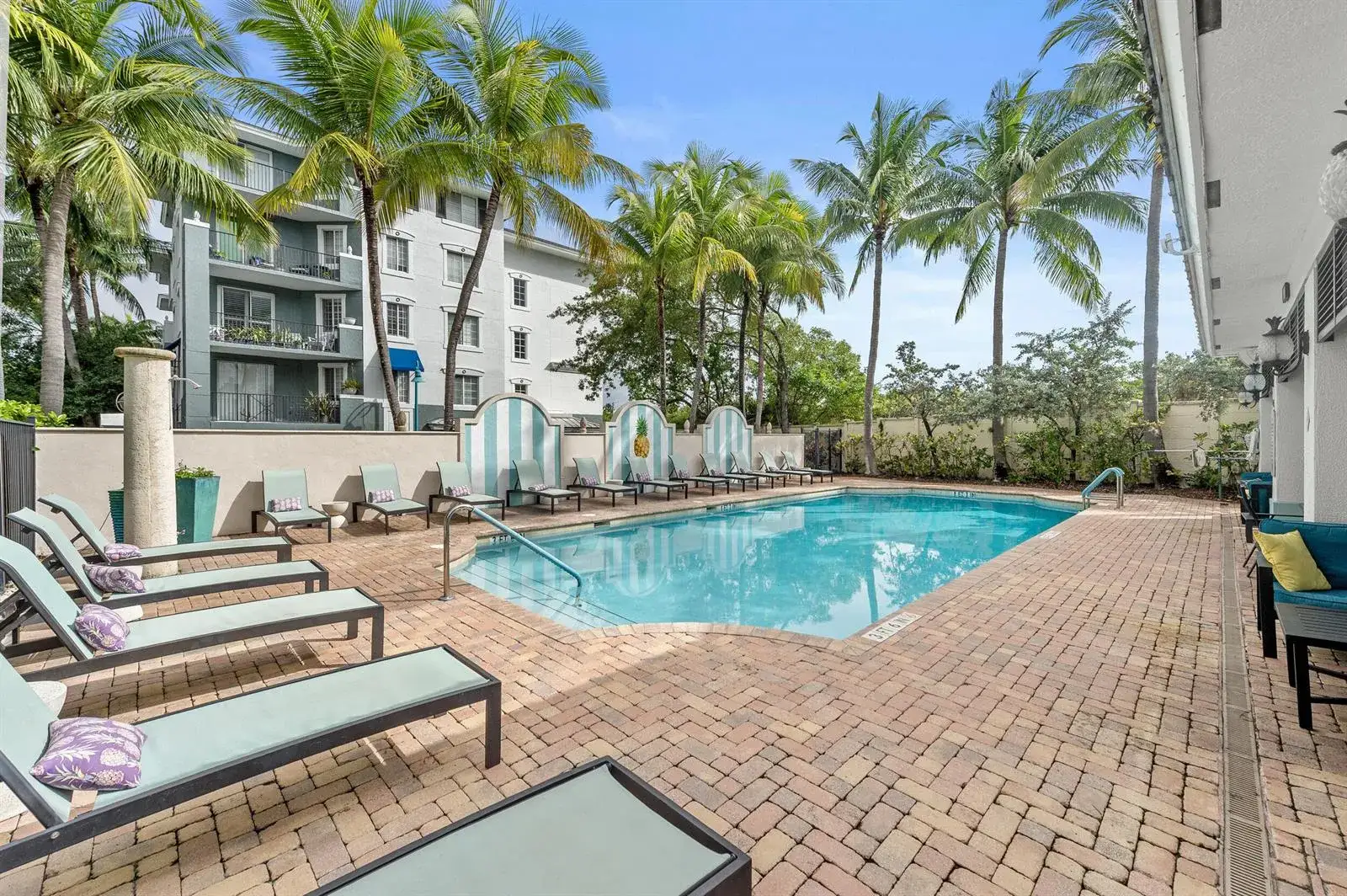 2 bedroom 2 bath Residential for sale at 255 NE 3rd Avenue # 2401, Delray Beach FL 33444