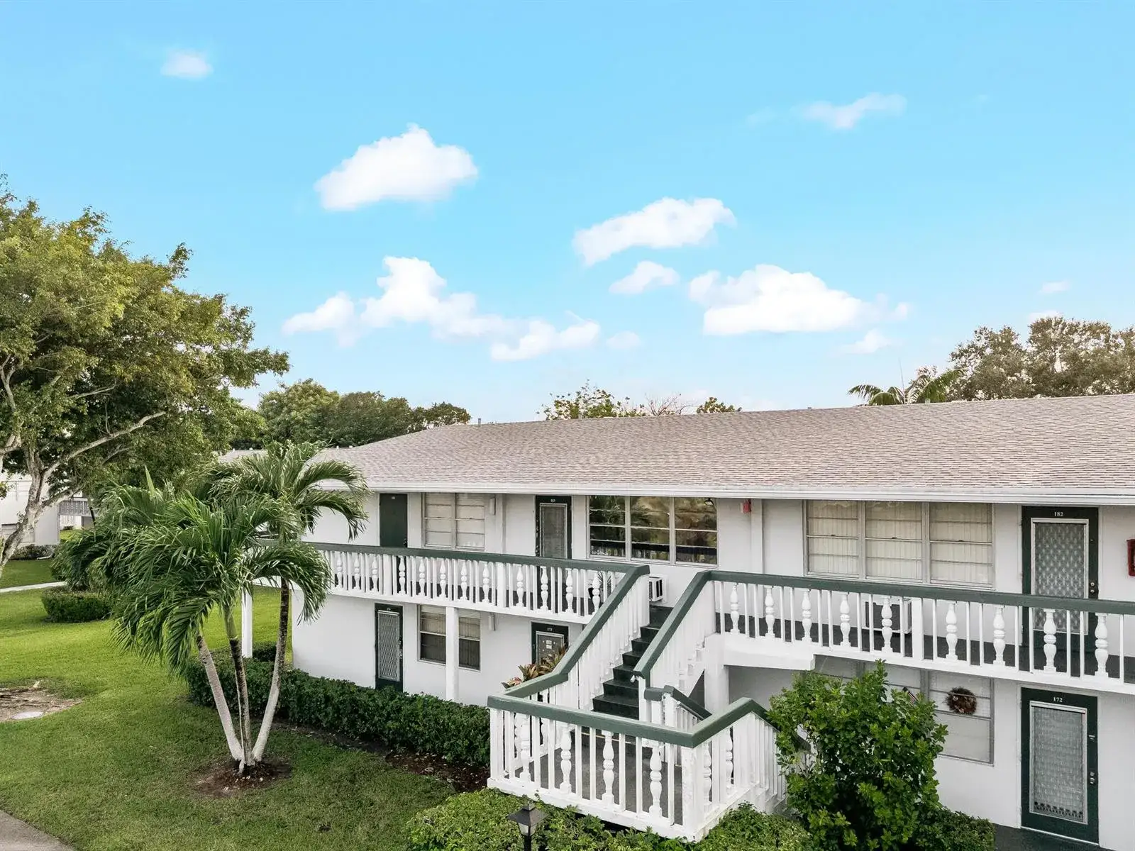 2 bedroom 1 bath Residential for sale at 184 Oakridge L # 184, Deerfield Beach FL 33442