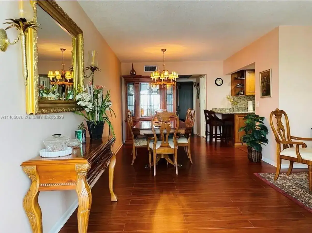 1 bedroom 1 bath Residential for sale at 308 Wellington D, West Palm Beach FL 33417