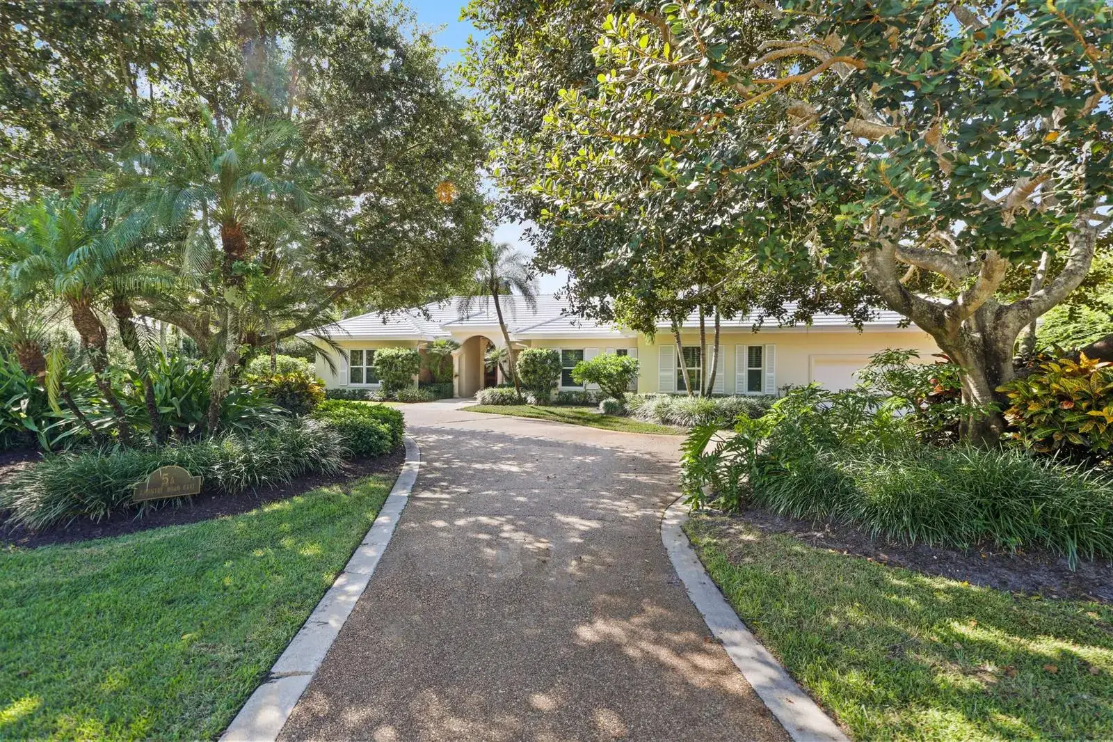 3 bedroom 3 bath Residential for sale at 5 Country Road E # A, FL 33436
