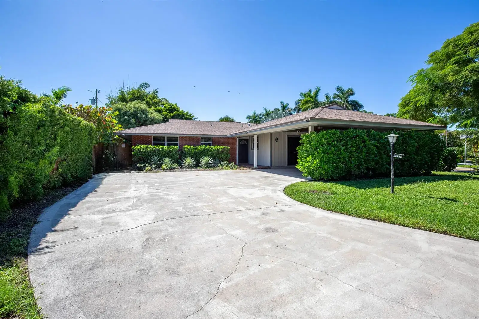 3 bedroom 2 bath Residential Lease for rent at 187 Auburn Drive, FL 33460
