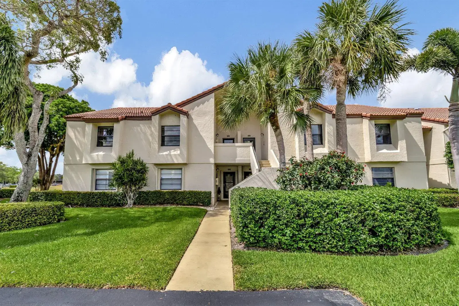3 bedroom 2 bath Residential for sale at 5869 Parkwalk Drive, Boynton Beach FL 33472