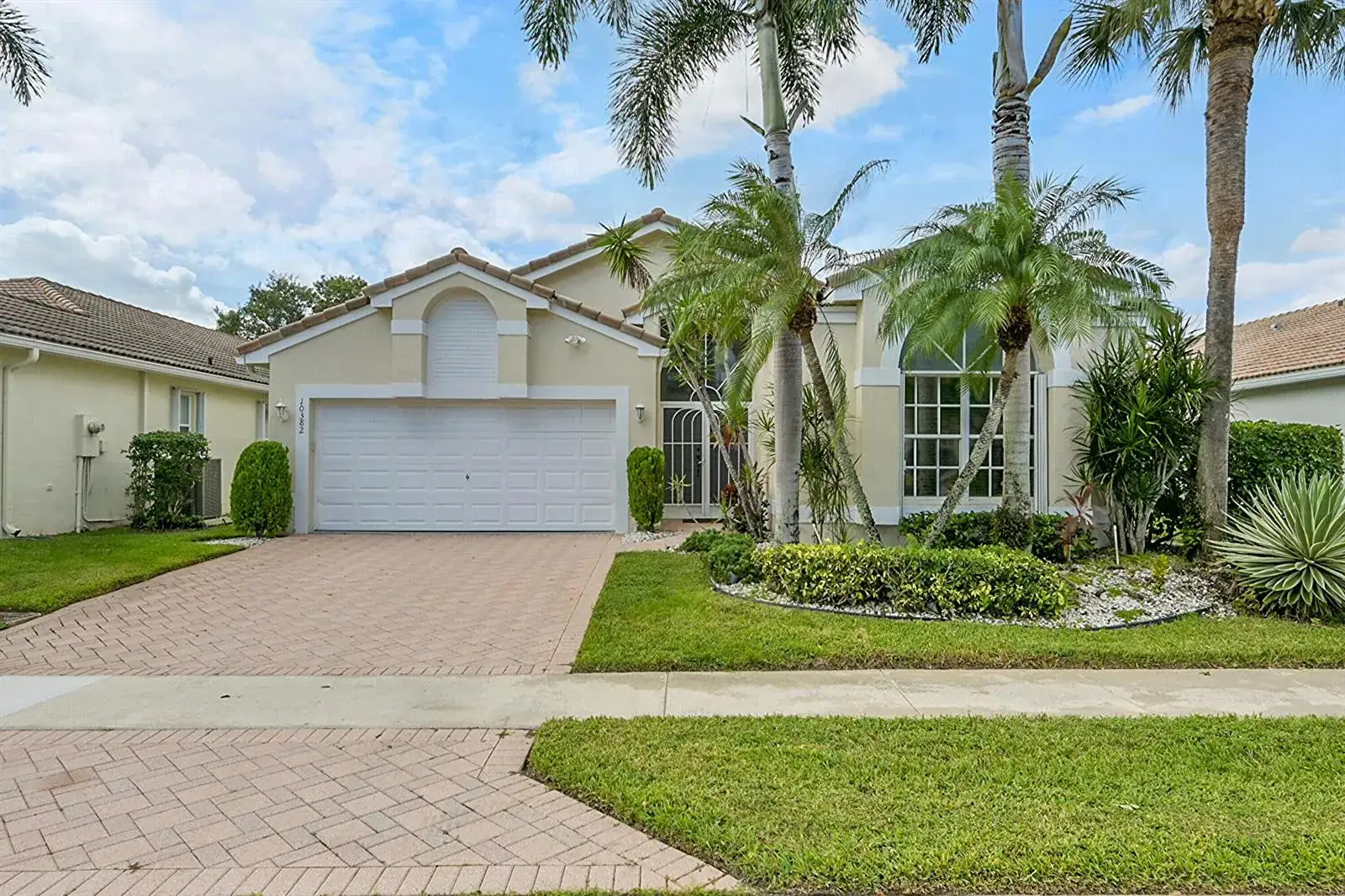 3 bedroom 2 bath Residential for sale at 10382 Utopia Circle E, Boynton Beach FL 33437