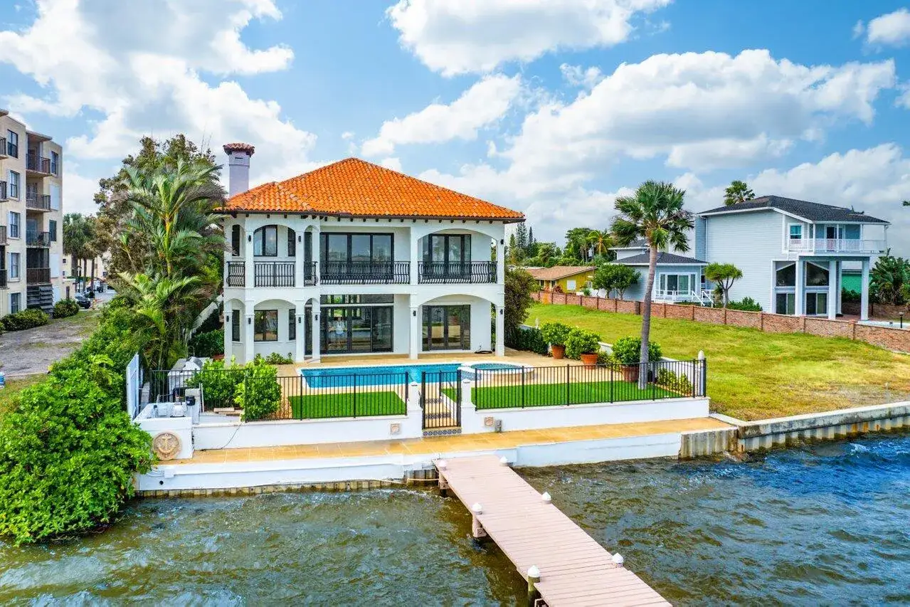 4 bedroom 4 bath Residential Lease for rent at 1 S 18th Avenue S, FL 33460