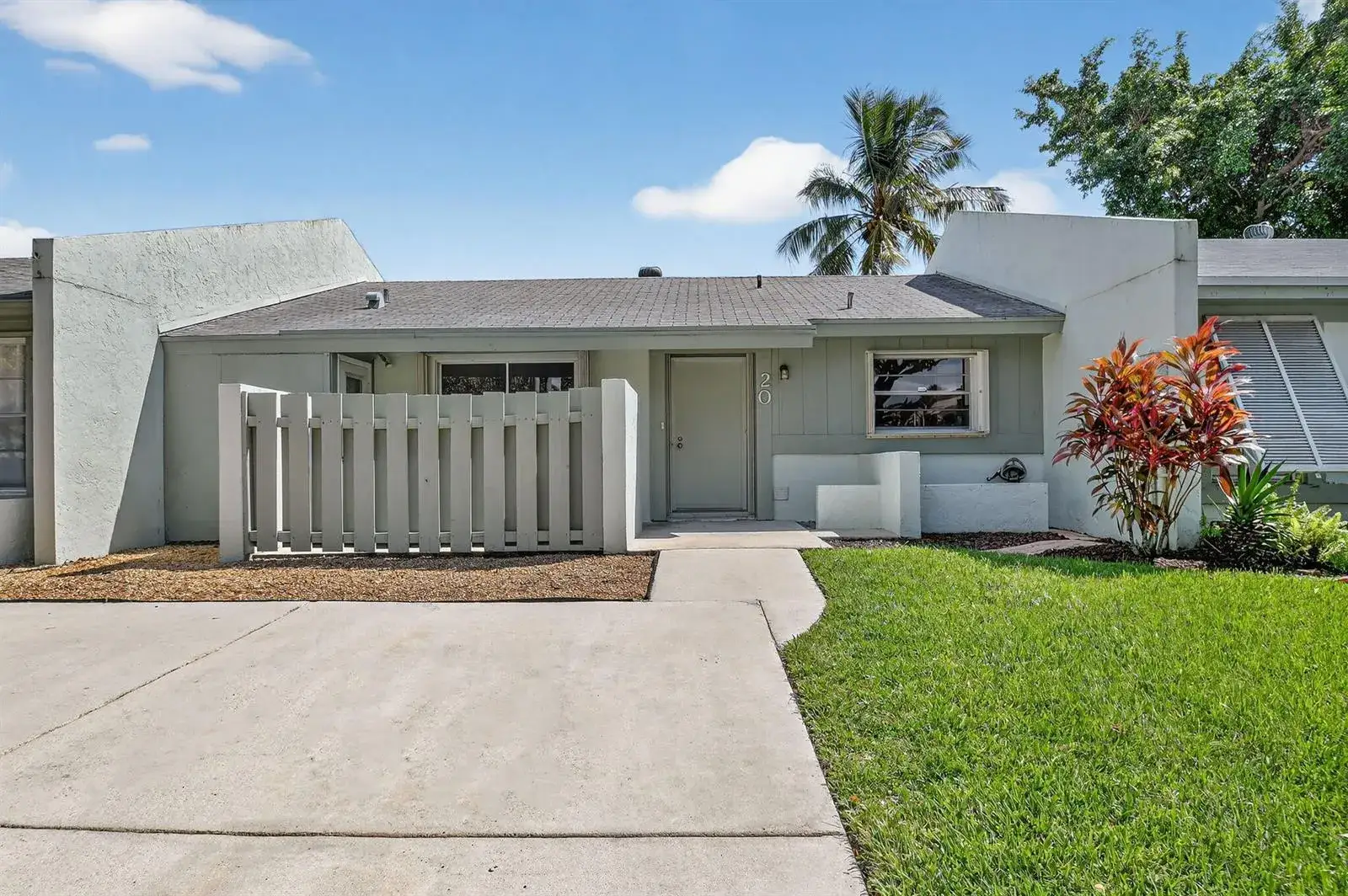 2 bedroom 2 bath Residential for sale at 20 Camden Lane, Boynton Beach FL 33426