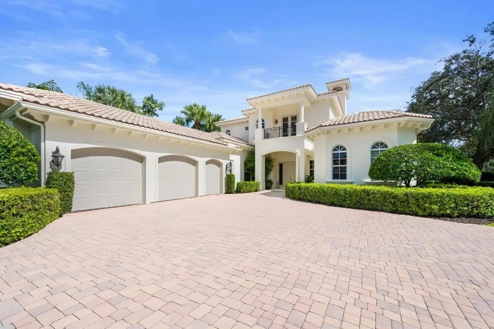 4 bedroom 5 bath Residential for sale at 115 Echo Lane, Jupiter FL 33458
