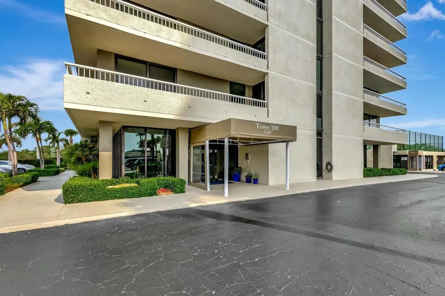 2 bedroom 2 bath Residential for sale at 5550 N Ocean Drive # 2b, Singer Island FL 33404