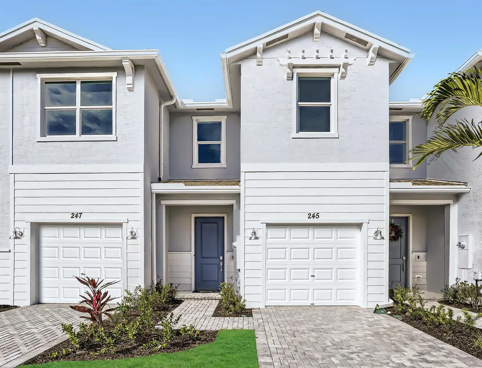 3 bedroom 2 bath Residential for sale at 818 SE Grovebush Lane, Port St. Lucie FL 34984