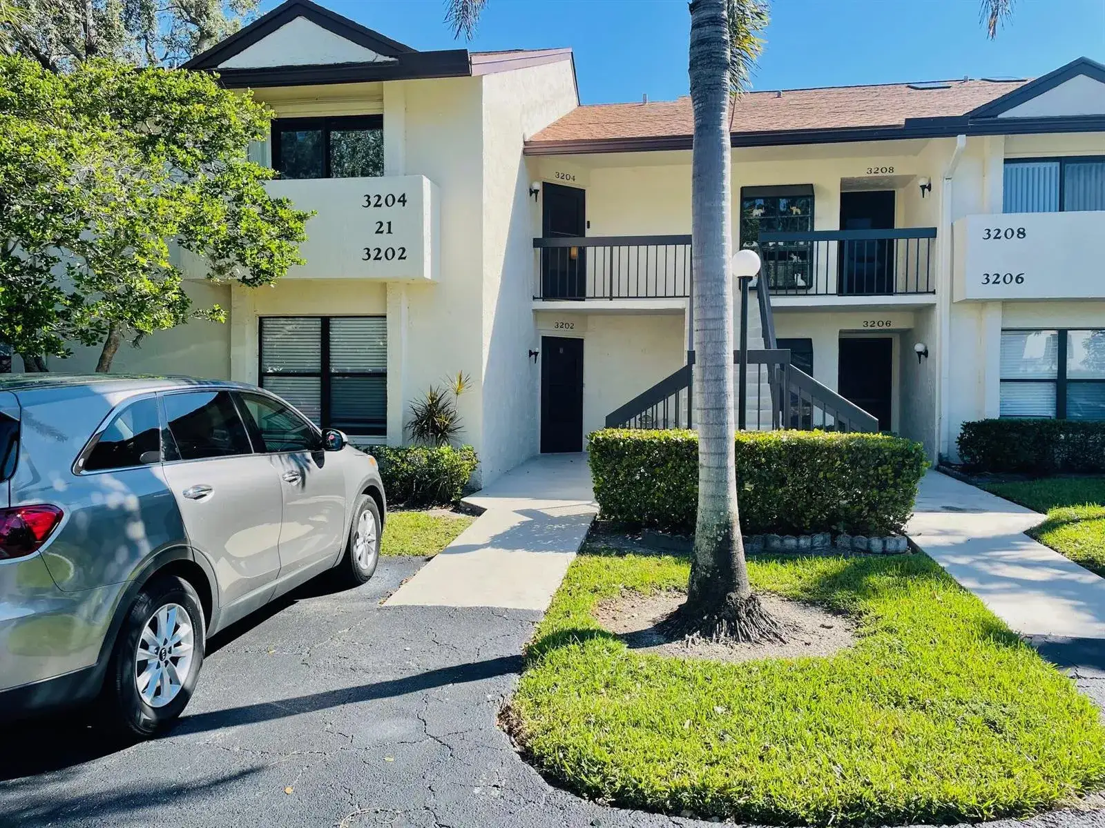 3 bedroom 2 bath Residential for sale at 3204 Perimeter Drive # 3204, FL 33467