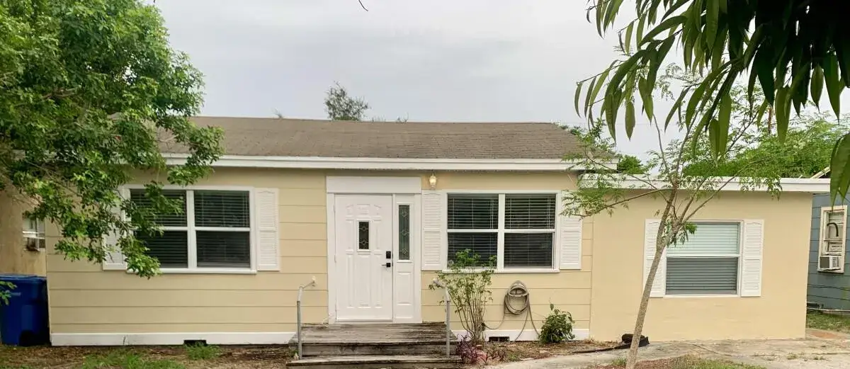 3 bedroom 1 bath Residential for sale at 708 S Broadway, Lantana FL 33462