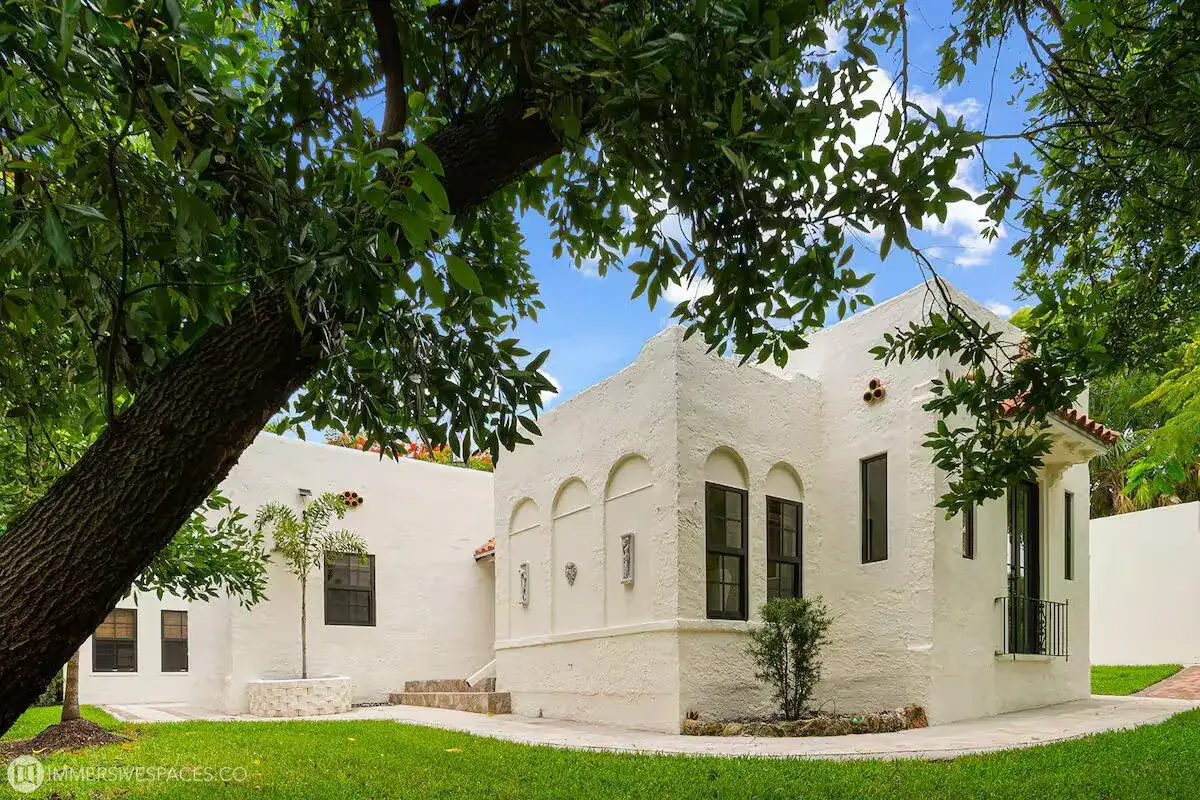 4 bedroom 4 bath Residential for sale at 828 35th Street, West Palm Beach FL 33407