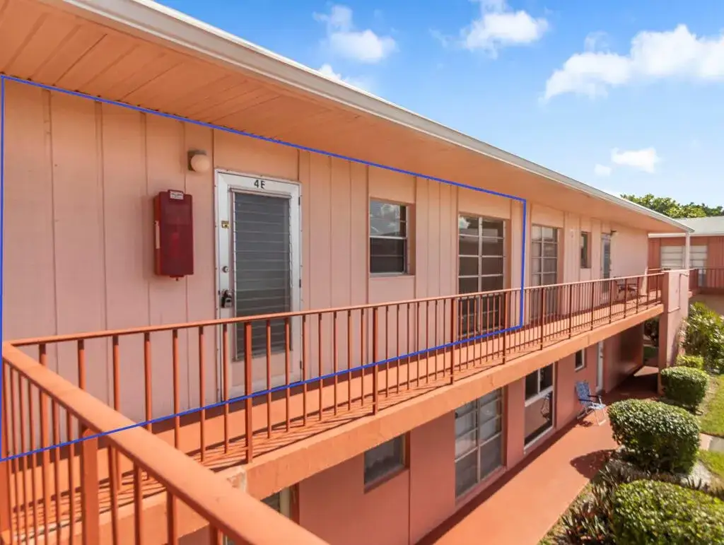 2 bedroom 2 bath Residential for sale at 4 Golfs Edge, West Palm Beach FL 33417
