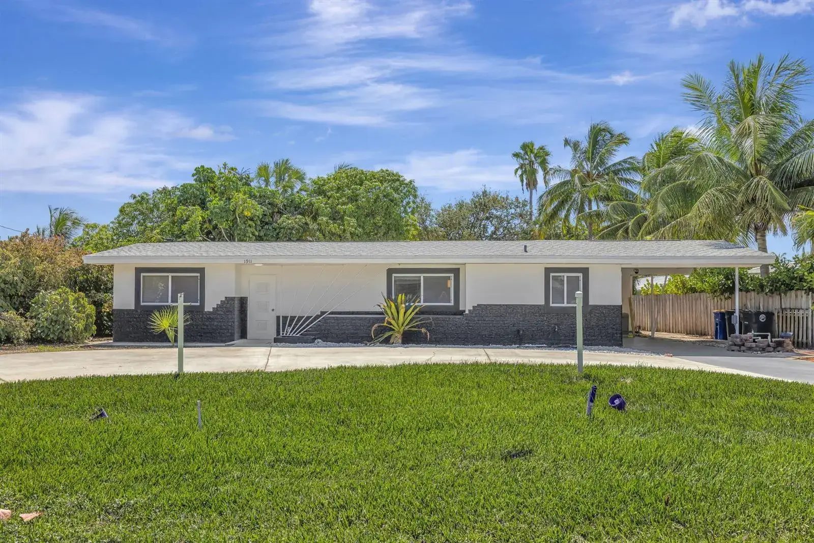 2 bedroom 1 bath Residential Lease for rent at 1911 Cypress Avenue, Fort Pierce FL 34949