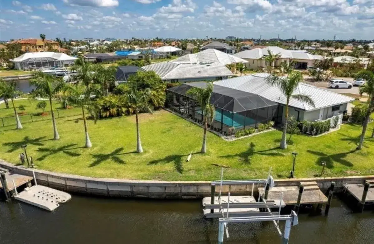 3 bedroom 2 bath Residential for sale at 131 Casa Lane, Punta Gorda FL 33950