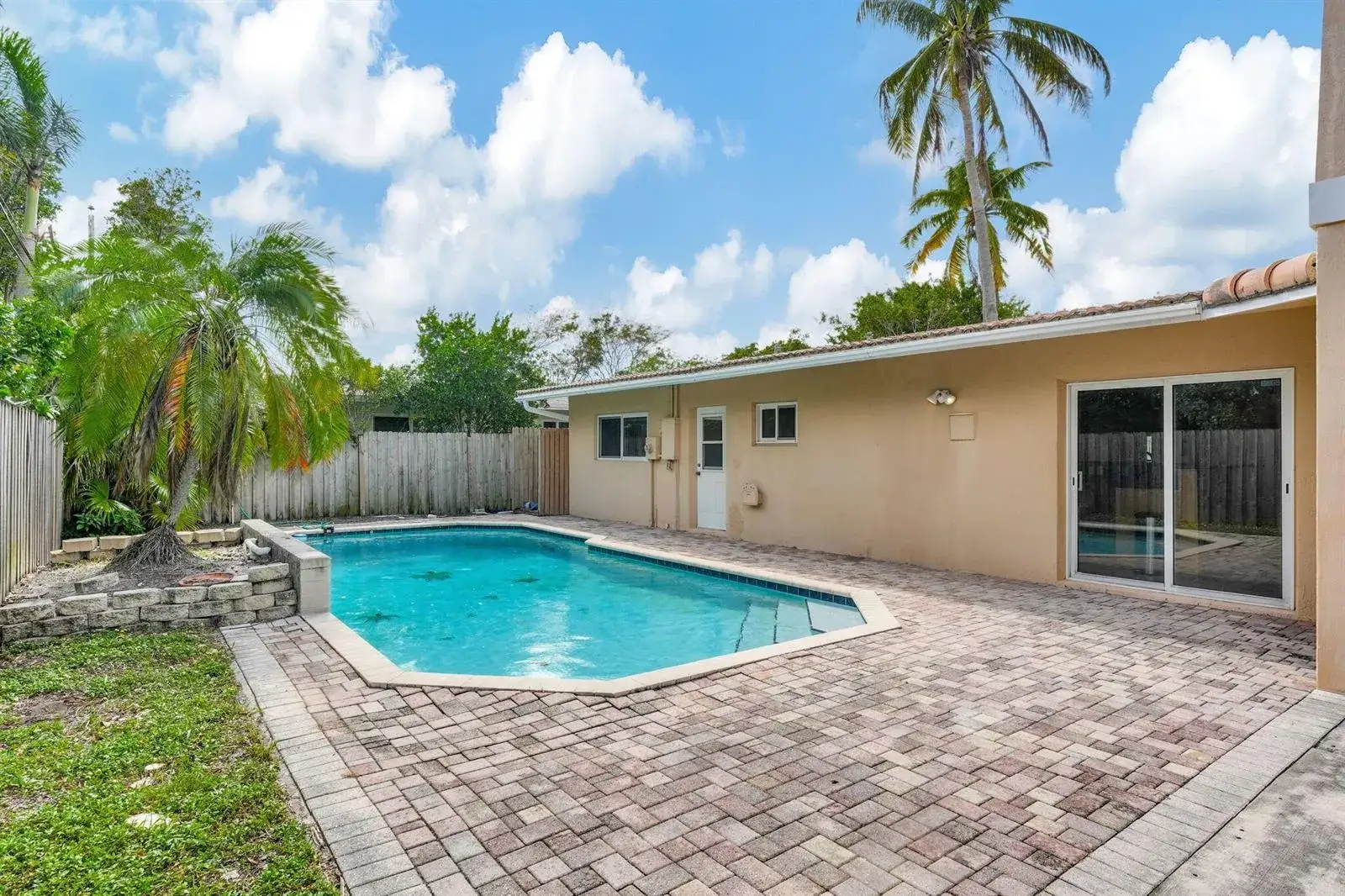 4 bedroom 3 bath Residential for sale at 1300 NE 26th Avenue NE, Pompano Beach FL 33062