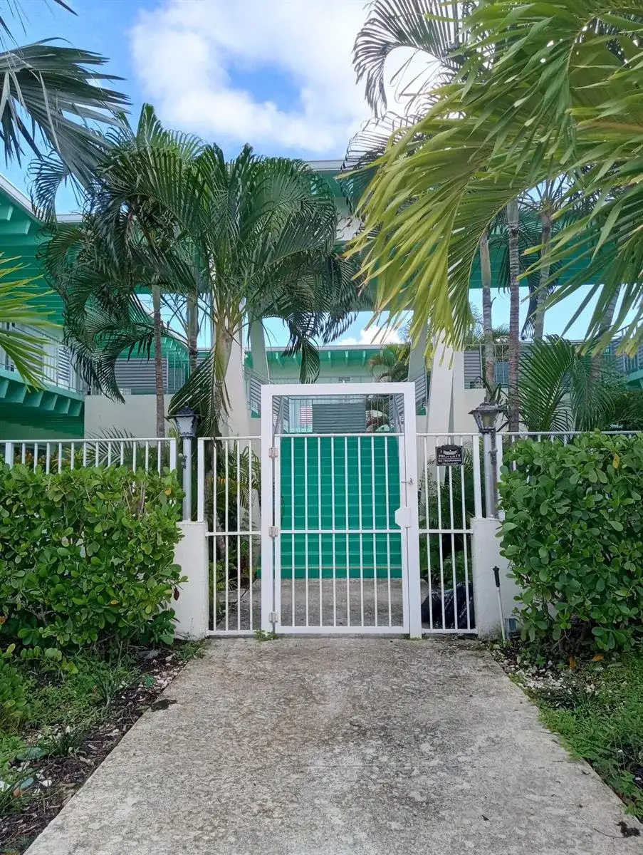 1 bedroom 1 bath Residential for sale at 702 N Federal Highway # B6, FL 33460