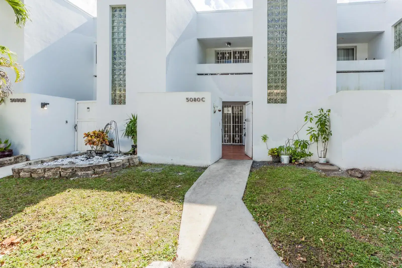 2 bedroom 1 bath Residential for sale at 5080 Elmhurst # C, West Palm Beach FL 33417