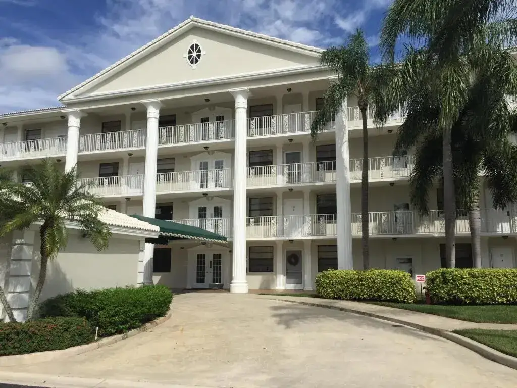2 bedroom 2 bath Residential for sale at 6049 Balboa Circle # 202, Boca Raton FL 33433