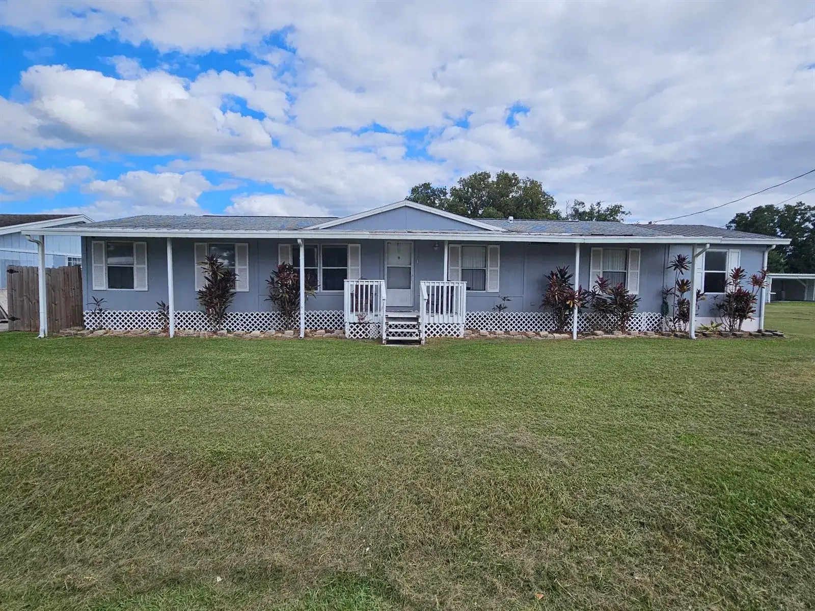 3 bedroom 2 bath Residential for sale at 3222 SE 34th Avenue, Okeechobee FL 34974