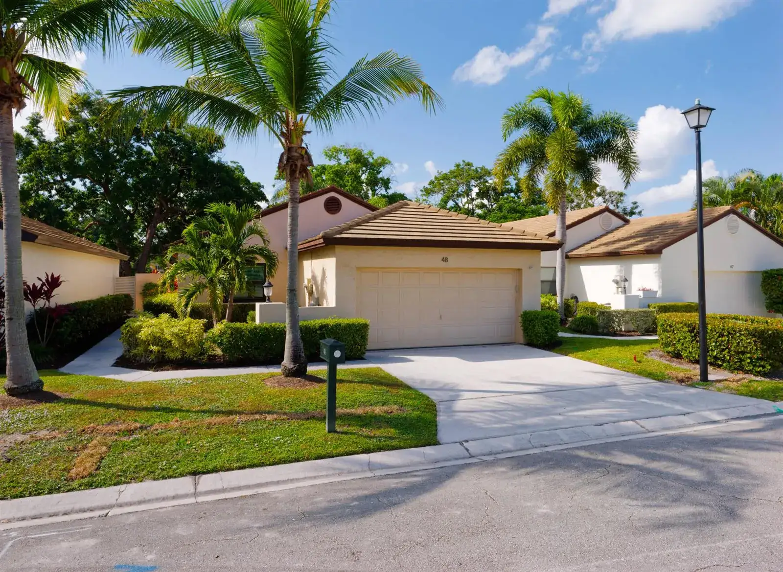 3 bedroom 2 bath Residential for sale at 48 Ironwood Way N, Palm Beach Gardens FL 33418