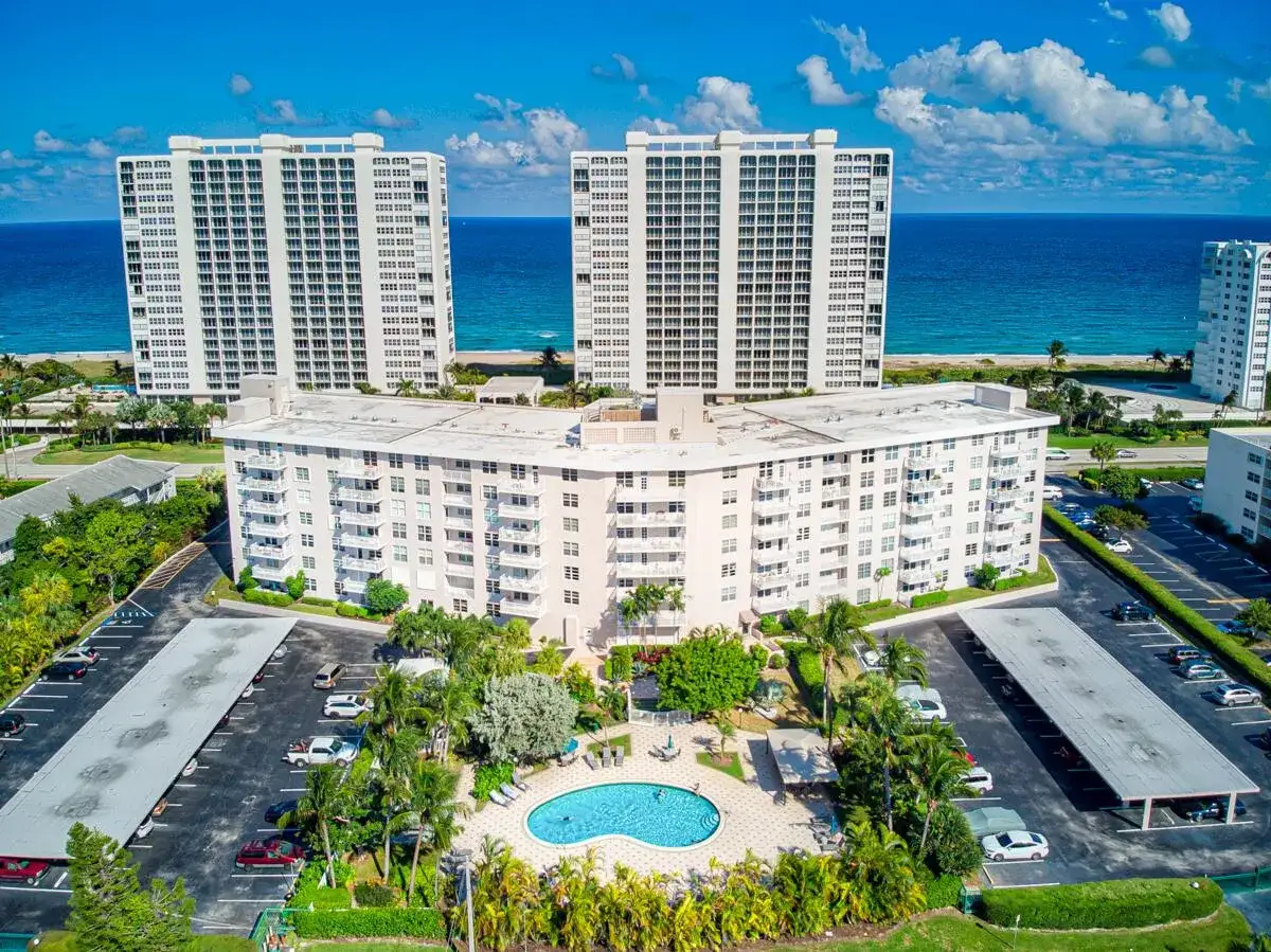 2 bedroom 2 bath Residential Lease for rent at 2851 S Ocean Boulevard # B, Boca Raton FL 33432