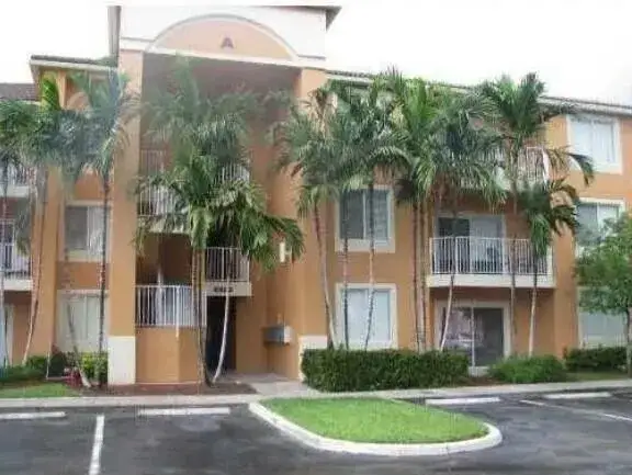 2 bedroom 2 bath Residential for sale at 6936 SW 39 Street # 304d, Davie FL 33314